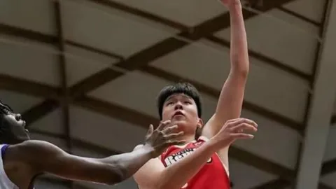 斯盧茨基神勇助阵，花3-0完胜泰山